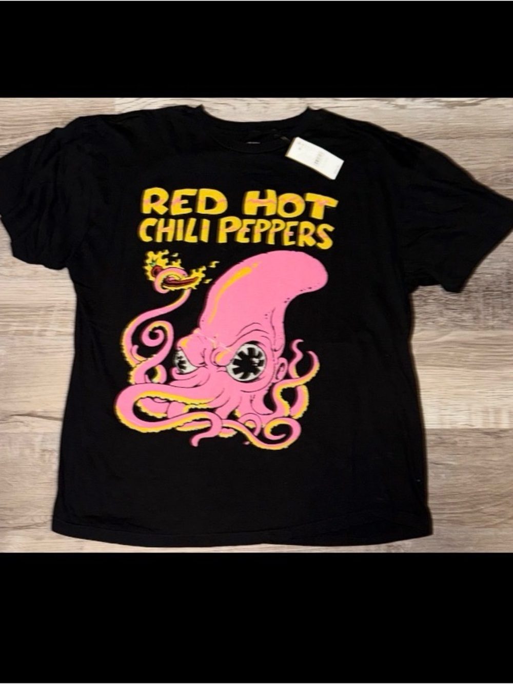NWT Men's Red Hot Chili Peppers Shirt Size XL
